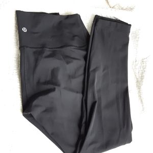 Lululemon Wunder Under sz 8